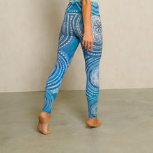 Laden Sie das Bild in den Galerie-Viewer, Yoga Leggings  BLUE SPIRIT, Biobaumwolle, Blau