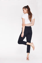 Laden Sie das Bild in den Galerie-Viewer, Yoga Pants Loose Soft Black von Yoiqi